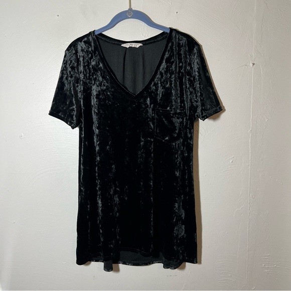 Spring + Mercer Womens Velvet Legging Tee Size Large Black V-Neck Short Sleeve - Picture 2 of 6